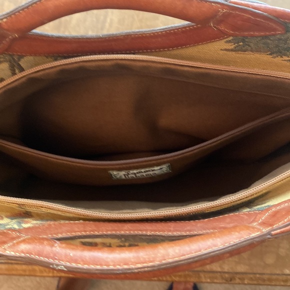 Beautiful tropical Tommy Bahama tapestry bag. - Picture 5 of 7